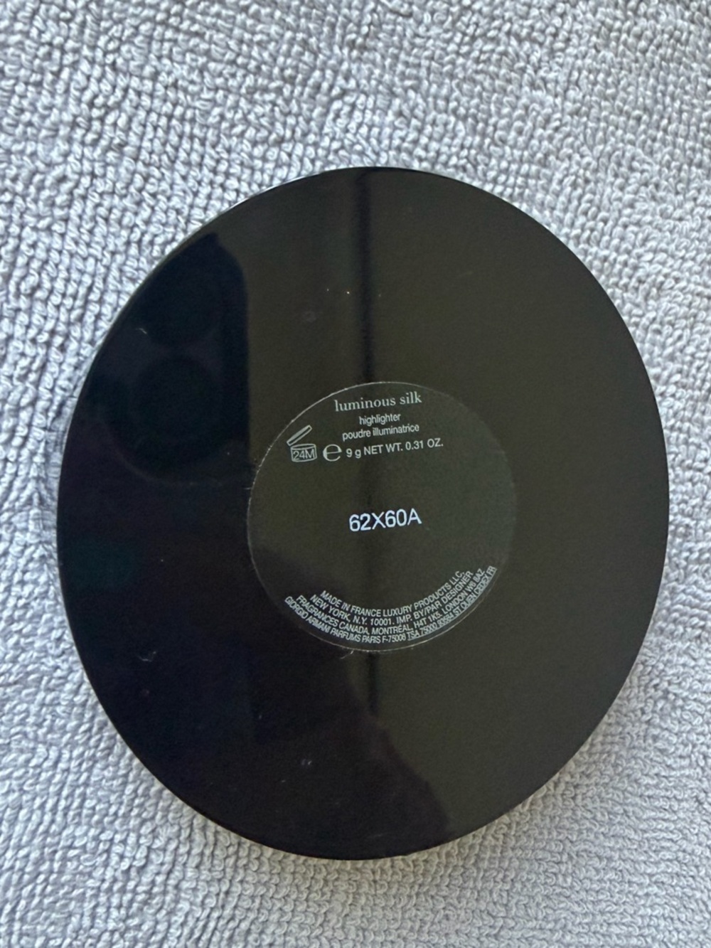 Giorgio Armani Luminous Silk Golden Glow Highlighter - Picture 5 of 10